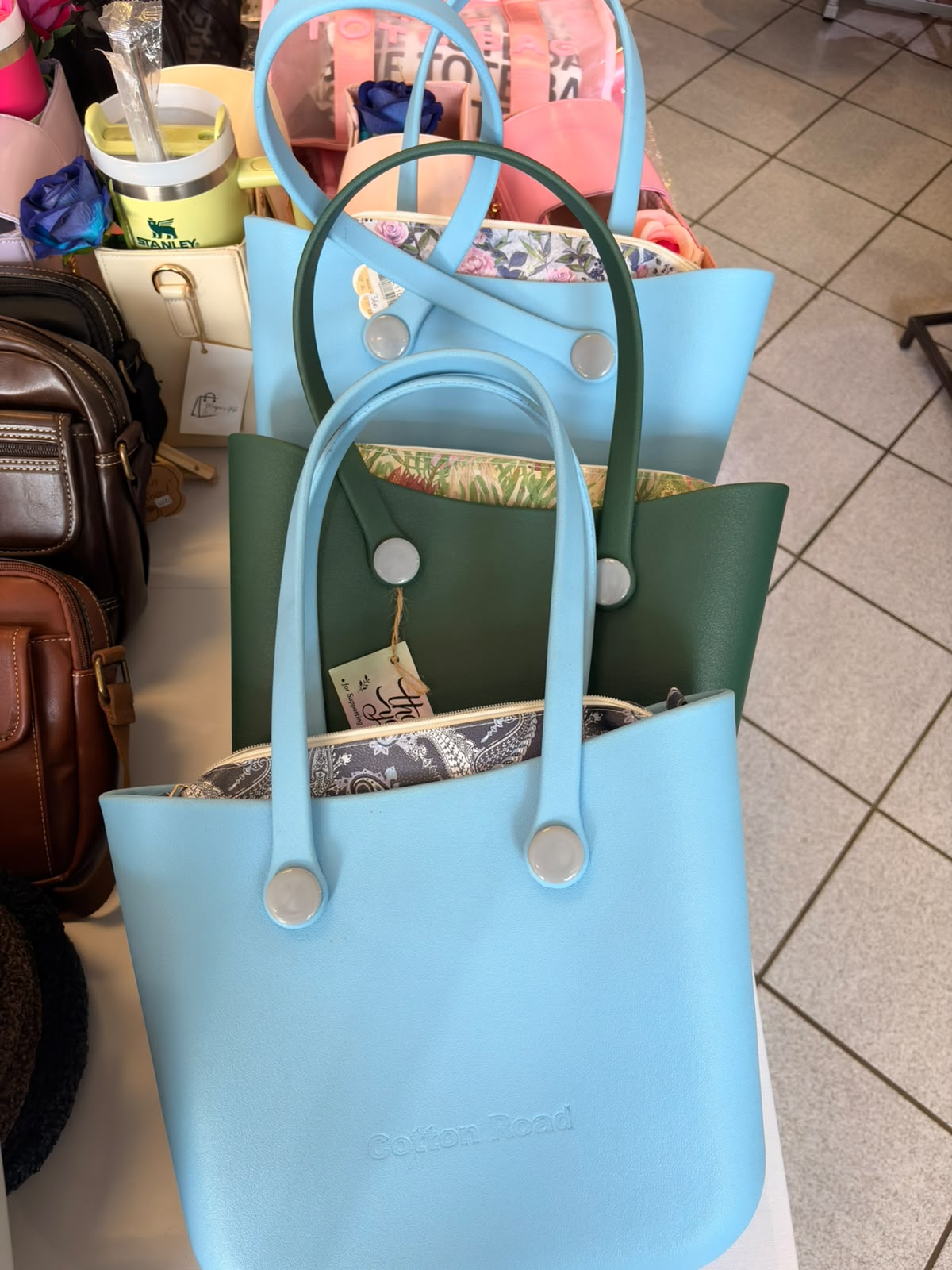 Cotton Road tote bags in pastel colours